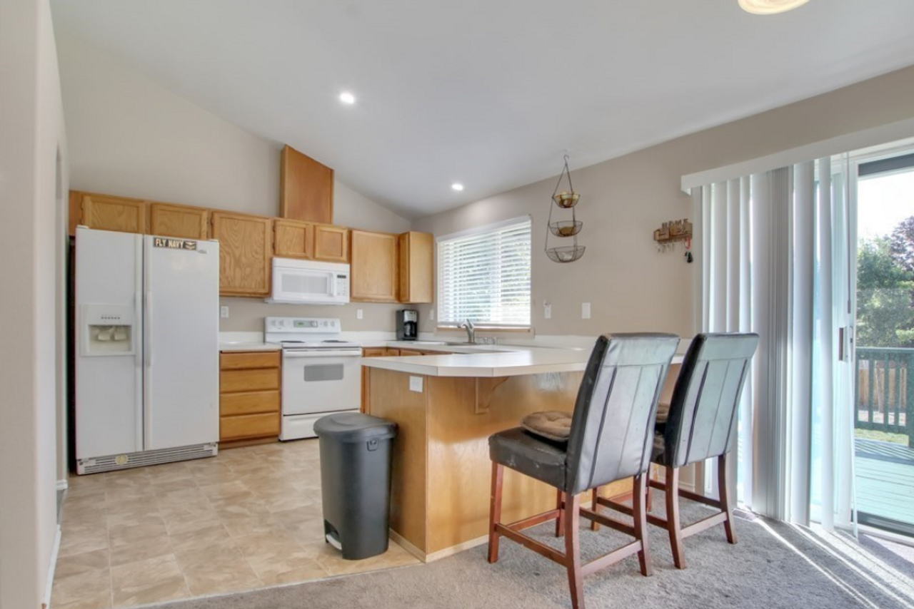 24004 72nd Ave E - Photo 2 of 18