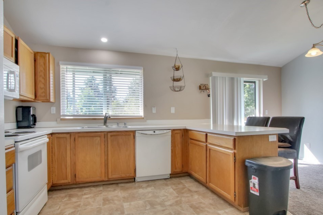 24004 72nd Ave E - Photo 3 of 18