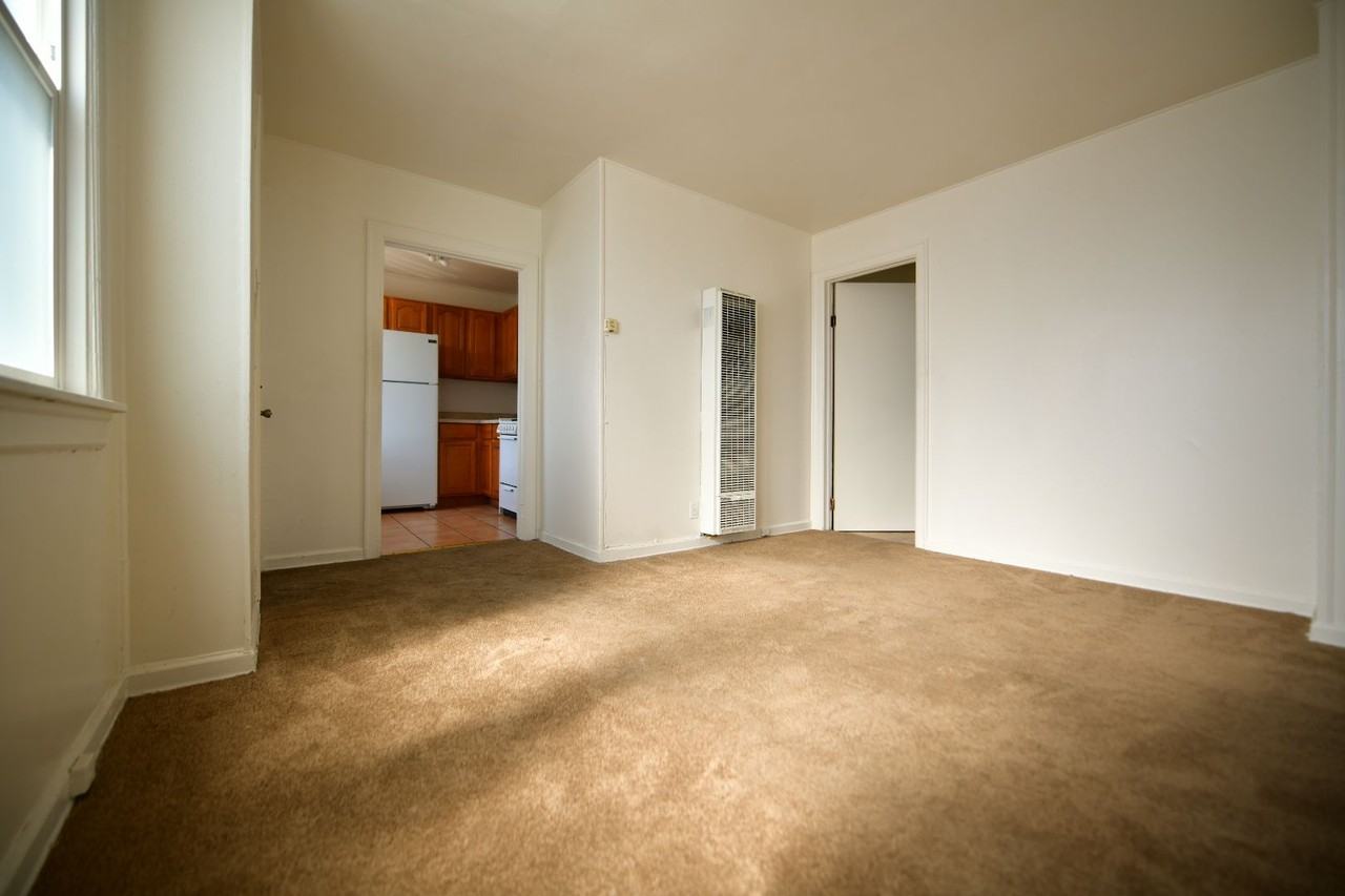 2721 California St - Photo 4 of 11