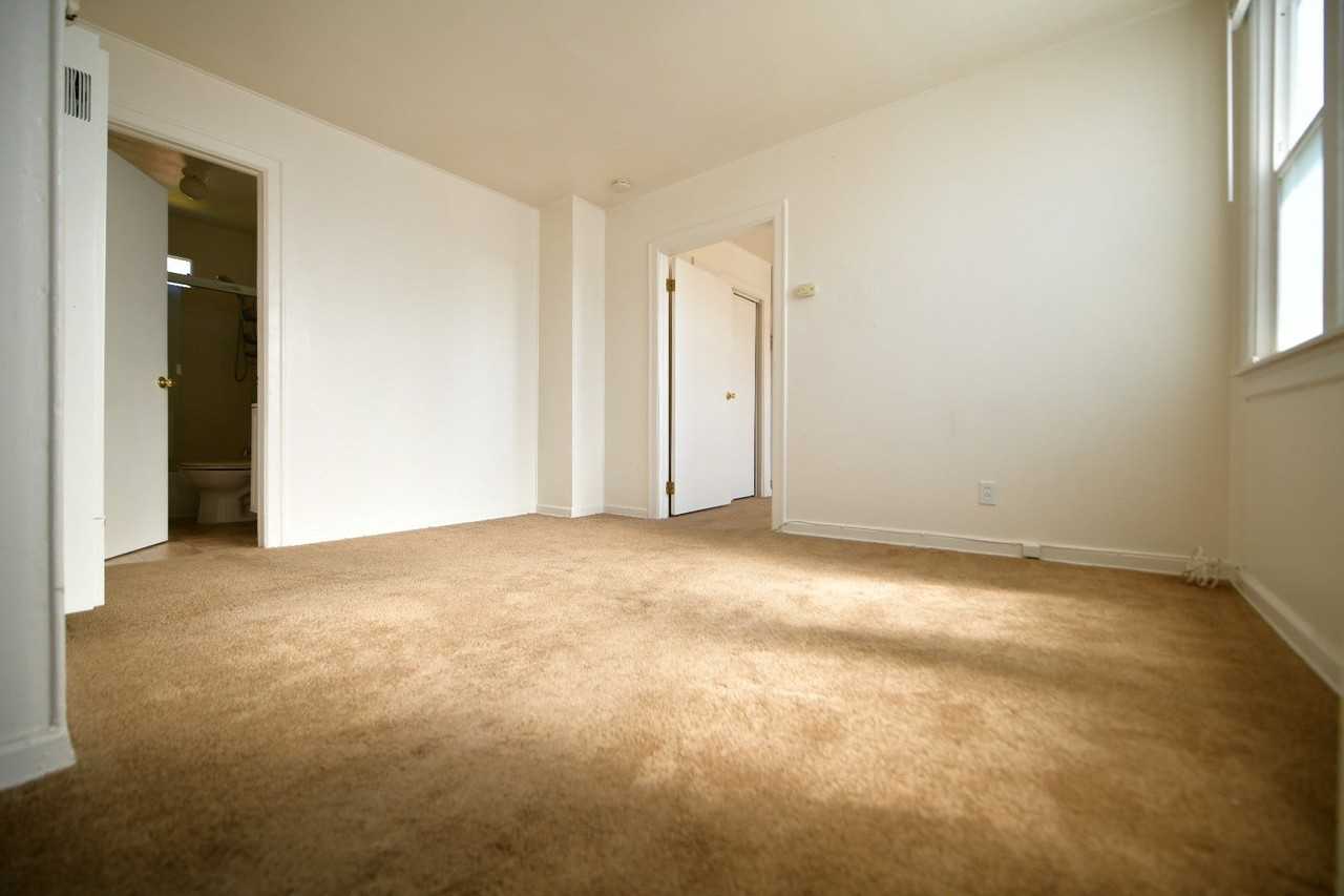 2721 California St - Photo 3 of 11