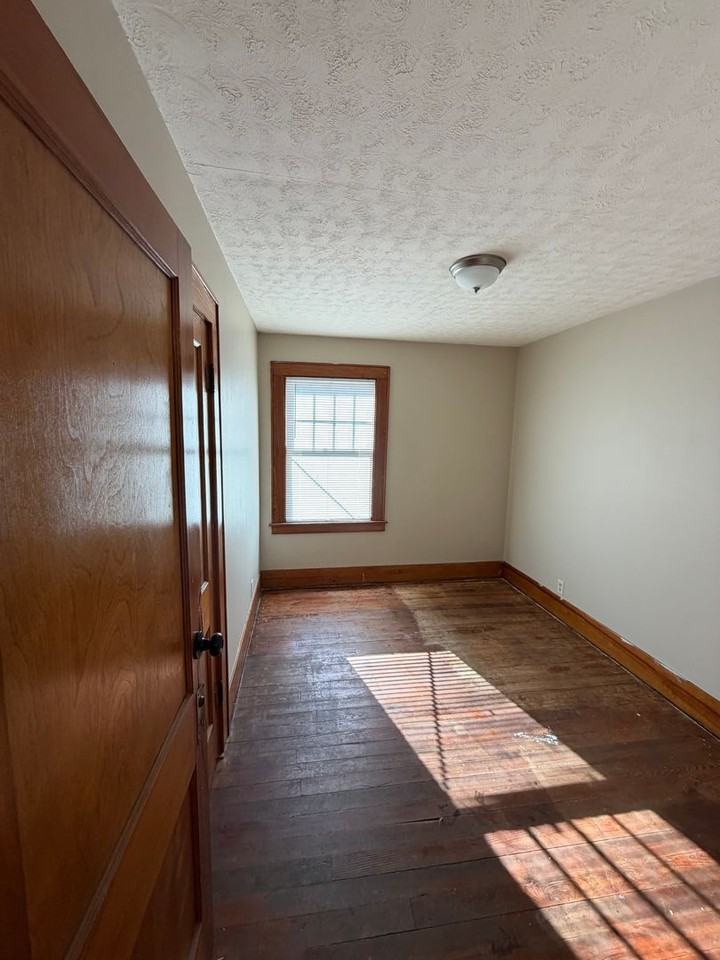 1722 Coleman Ave - Photo 5 of 43