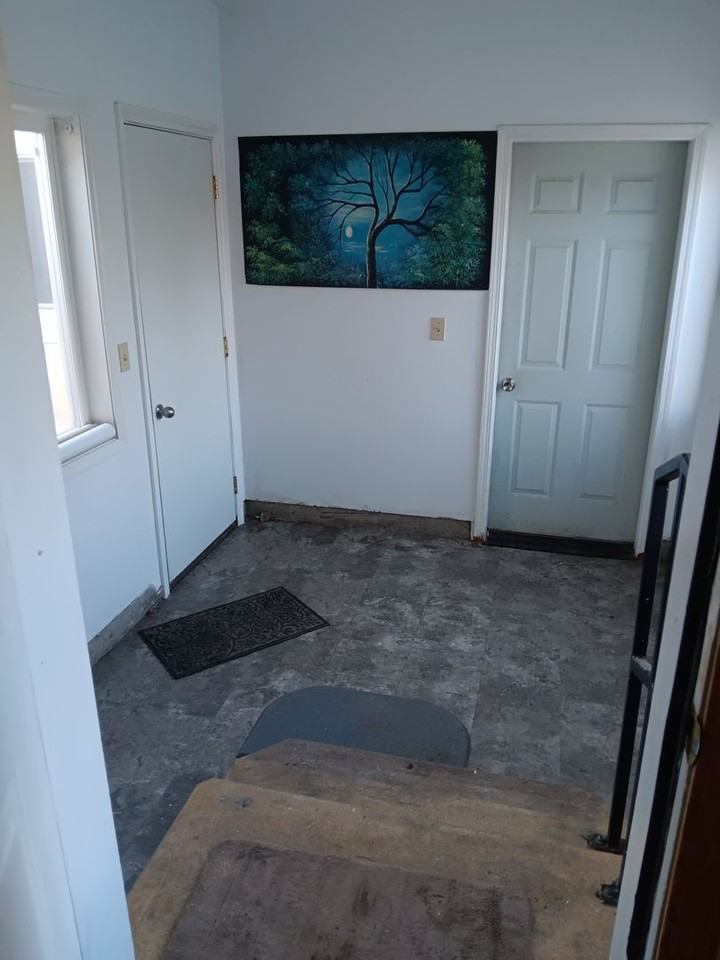 785 N 7th Ave - Photo 3 of 25