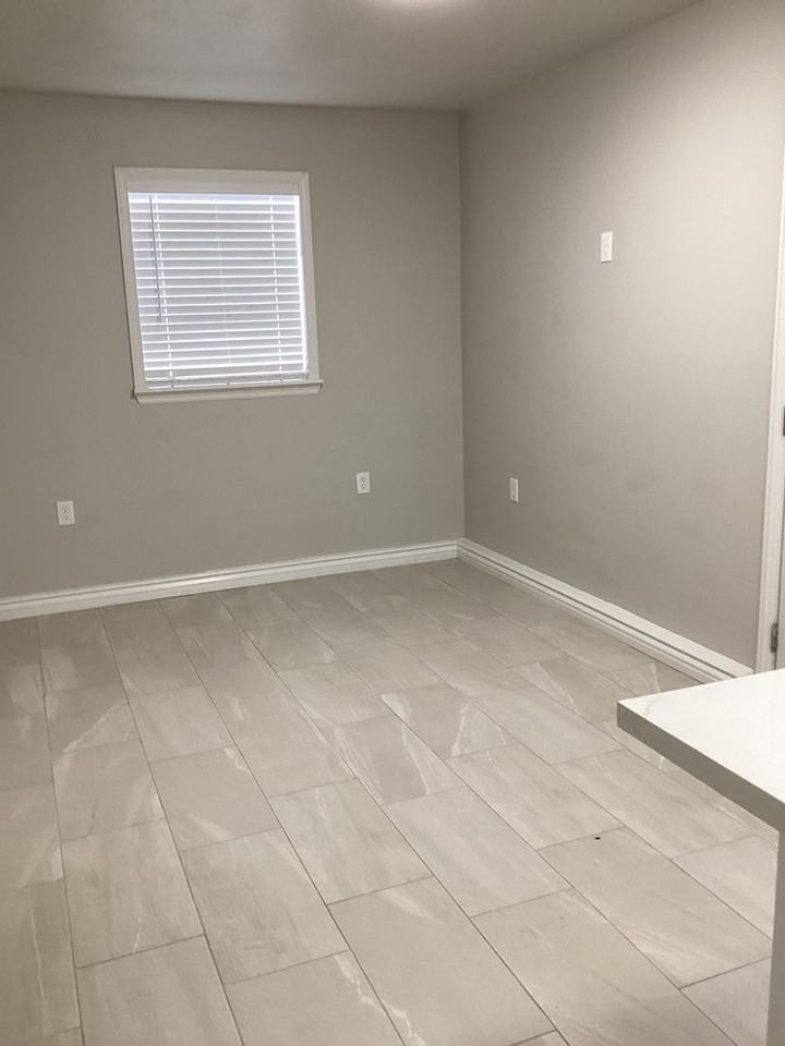 805 E Maple Ave #A - Photo 3 of 7