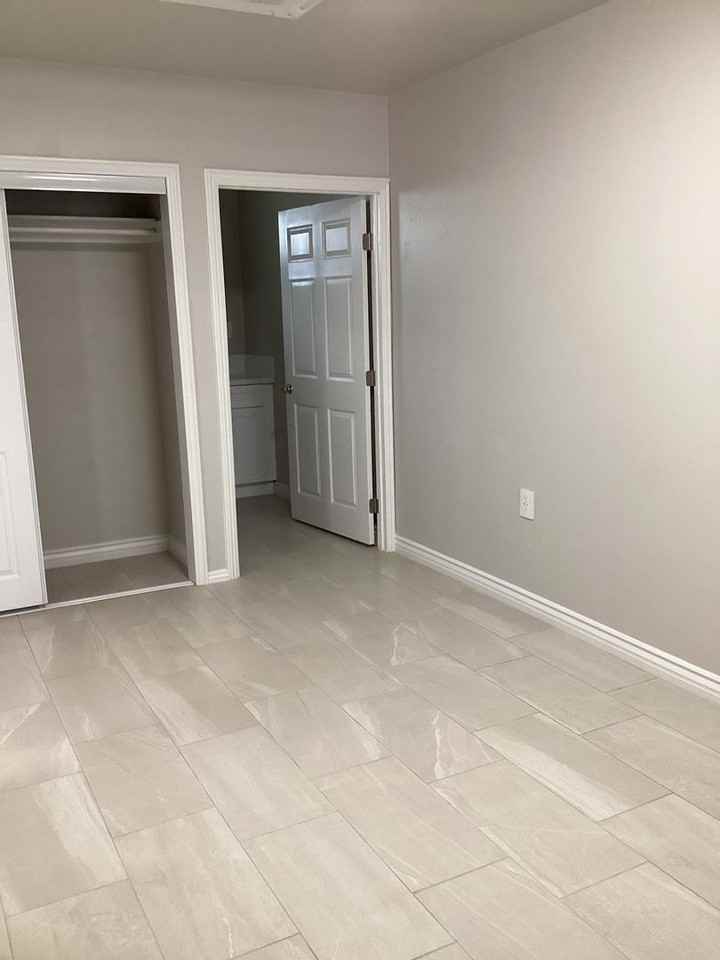 805 E Maple Ave #A - Photo 5 of 7