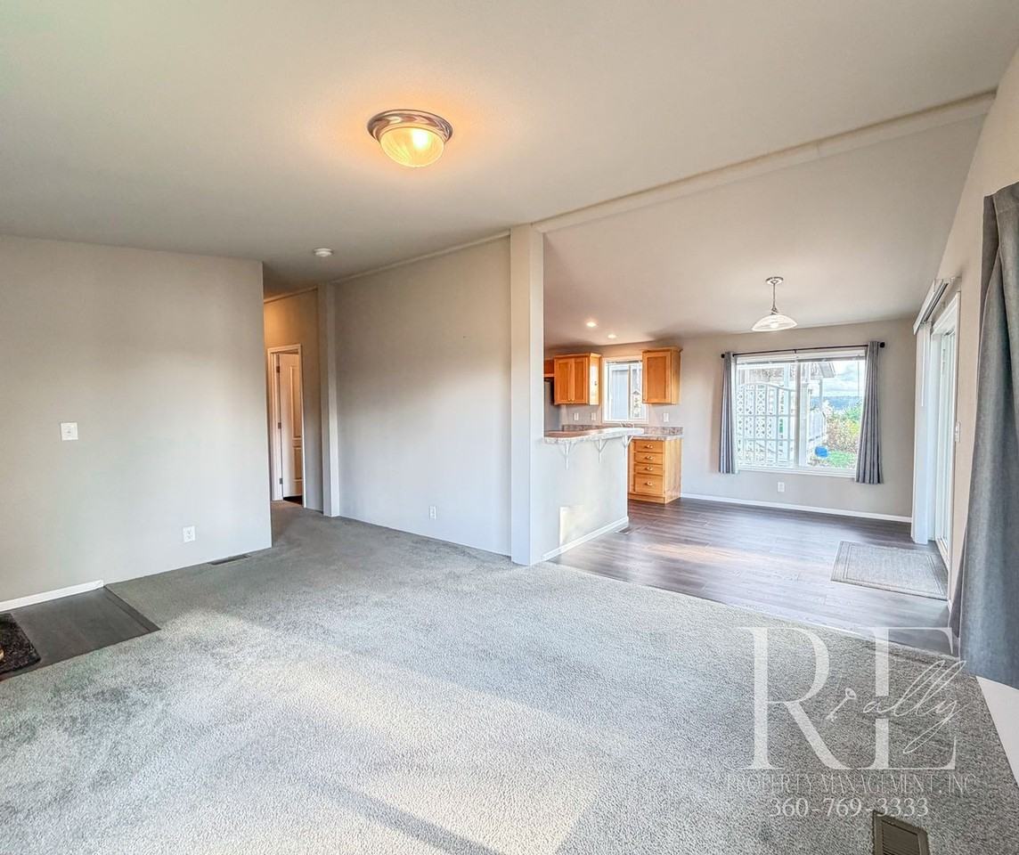 3619 D St - Photo 3 of 17