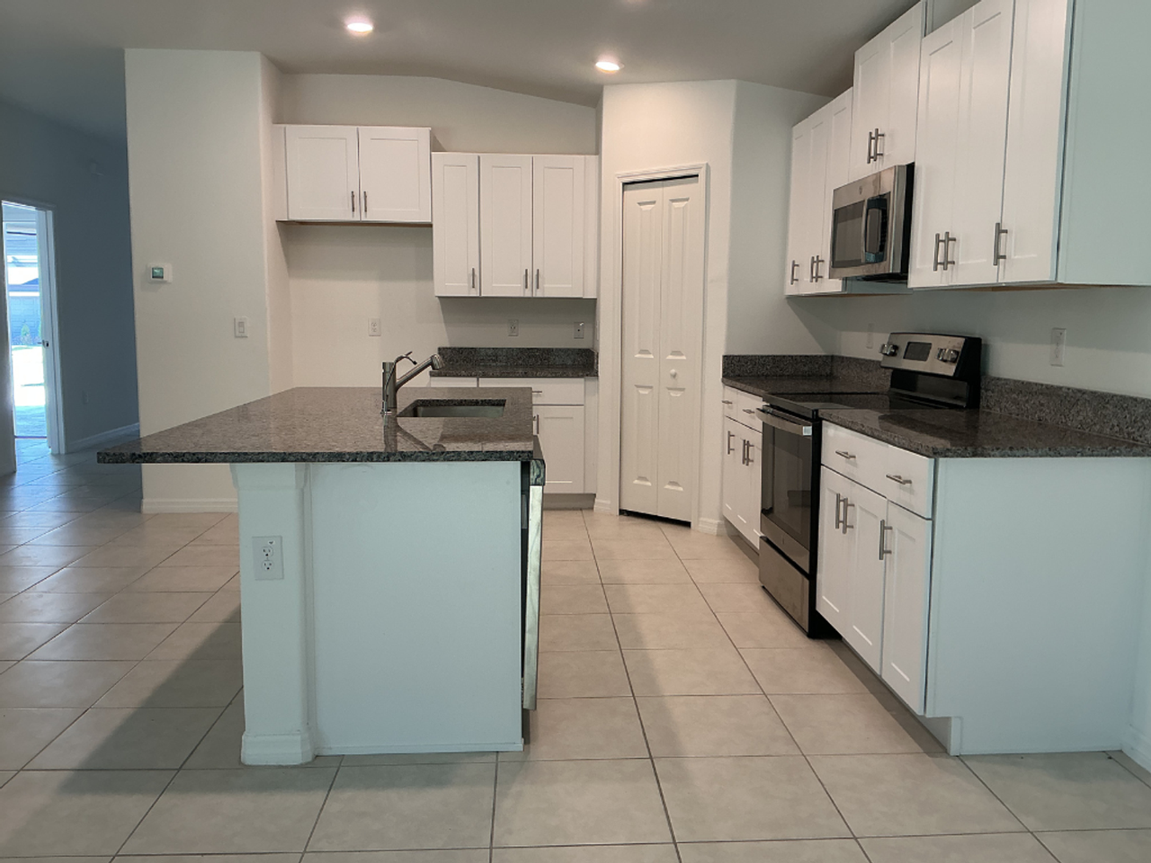 1646 Red Loop - Photo 4 of 17