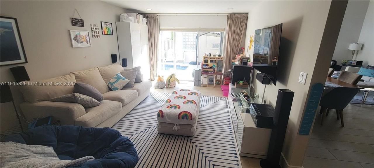 1055 Yellow Birch Terrace - Photo 3 of 20