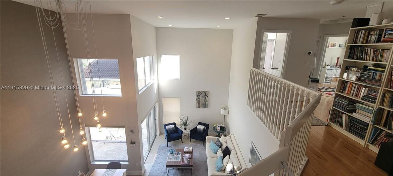 1055 Yellow Birch Terrace - Photo 5 of 20