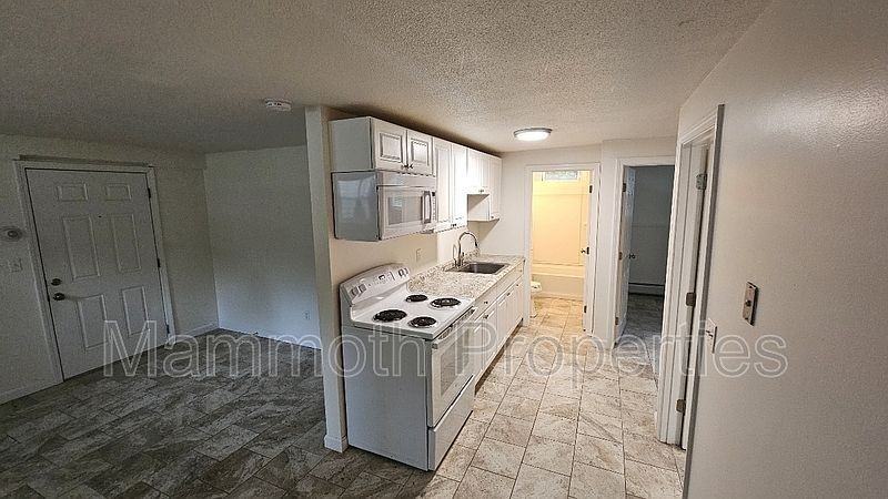 9 Emerald Dr #2 - Photo 3 of 21
