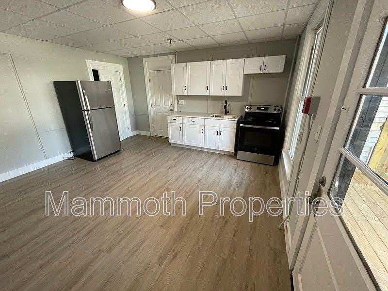 539 Pine Street - Photo 2 of 8