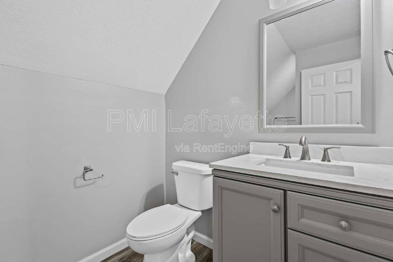 4979 N 550 E - Photo 5 of 23