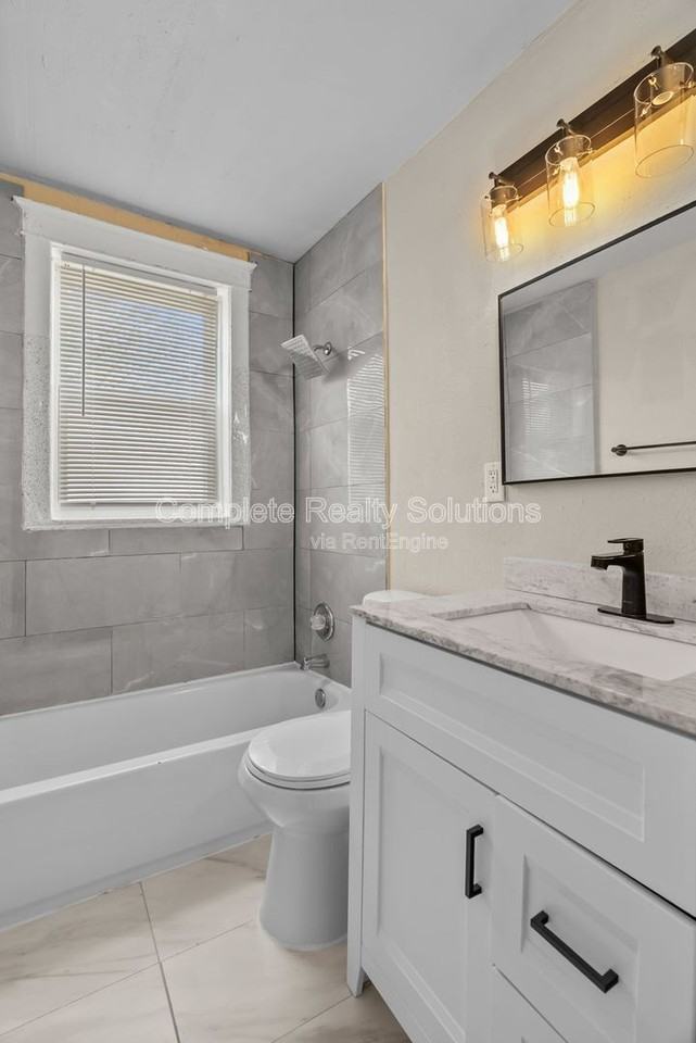 4102 California Ave #1N - Photo 2 of 20