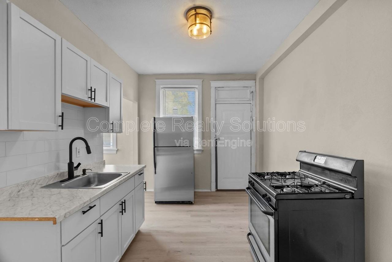 4102 California Ave #1N - Photo 3 of 20