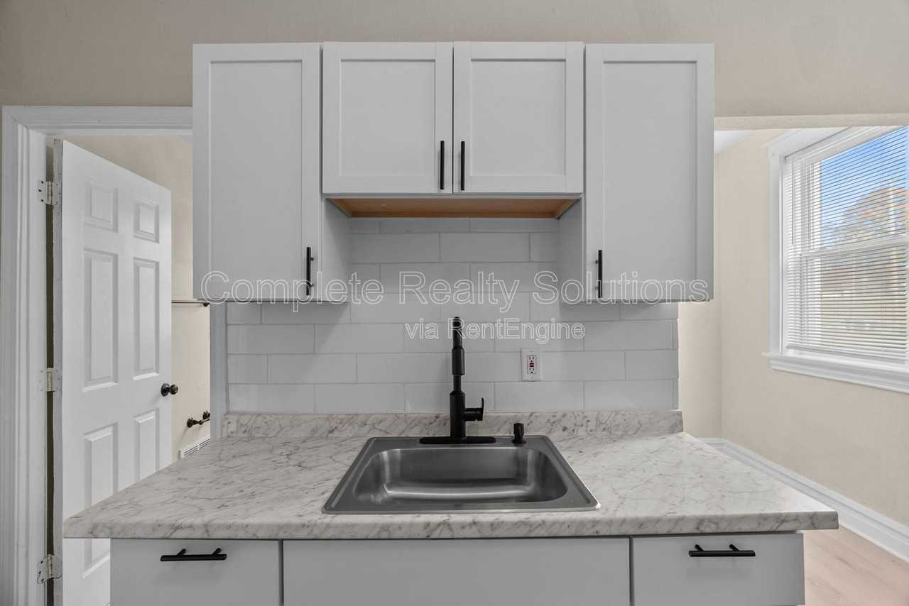 4102 California Ave #1N - Photo 4 of 20