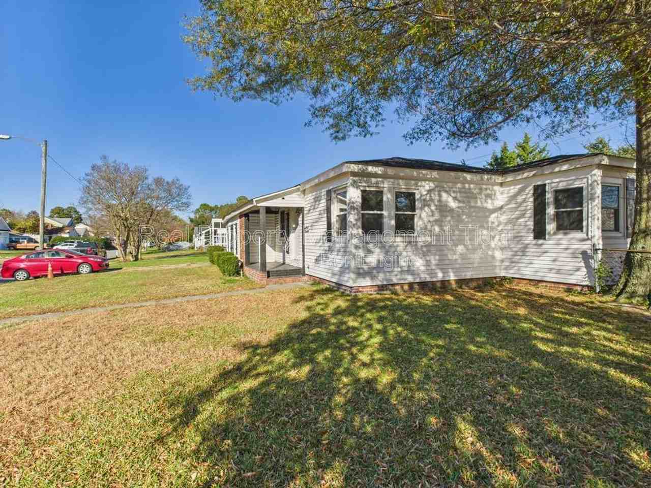 8000 Diggs Road - Photo 4 of 33