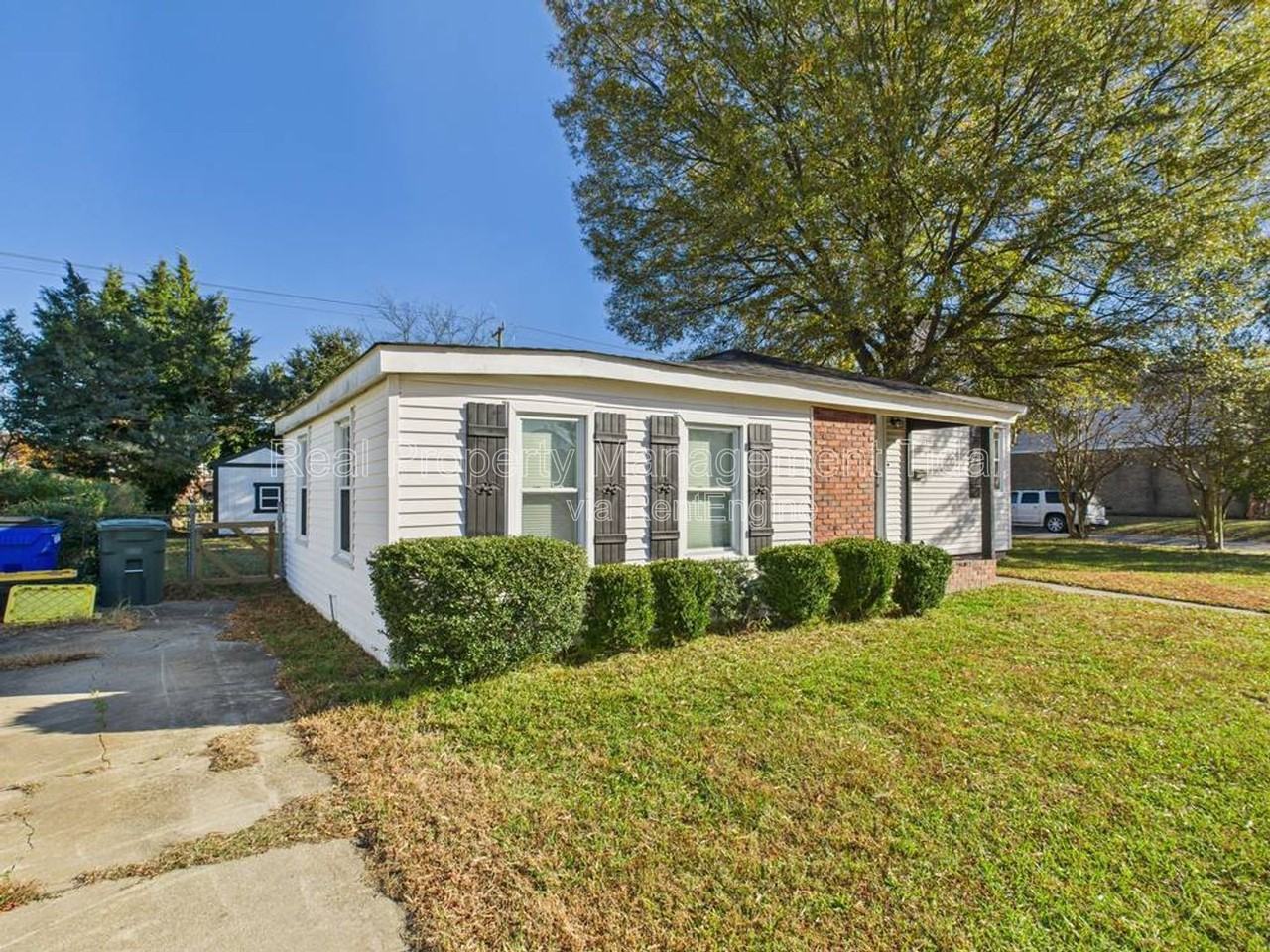 8000 Diggs Road - Photo 5 of 33