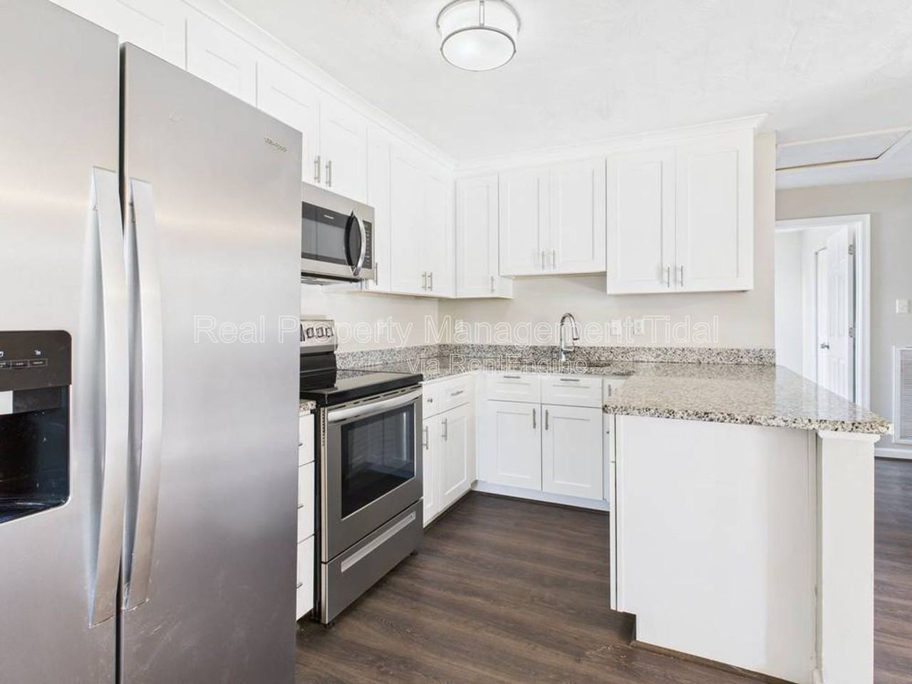 8000 Diggs Road - Photo 6 of 33