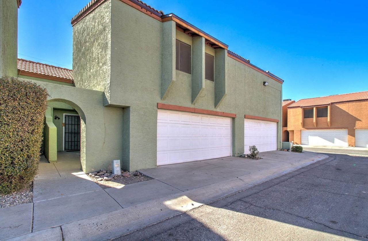 2202 W Glenrosa Ave #4 - Photo 3 of 31