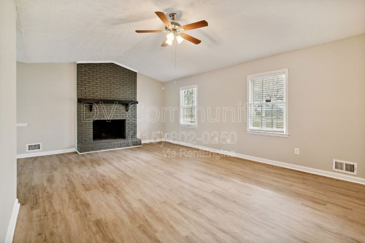 1605 Sugar Plum Dr Sw - Photo 5 of 33