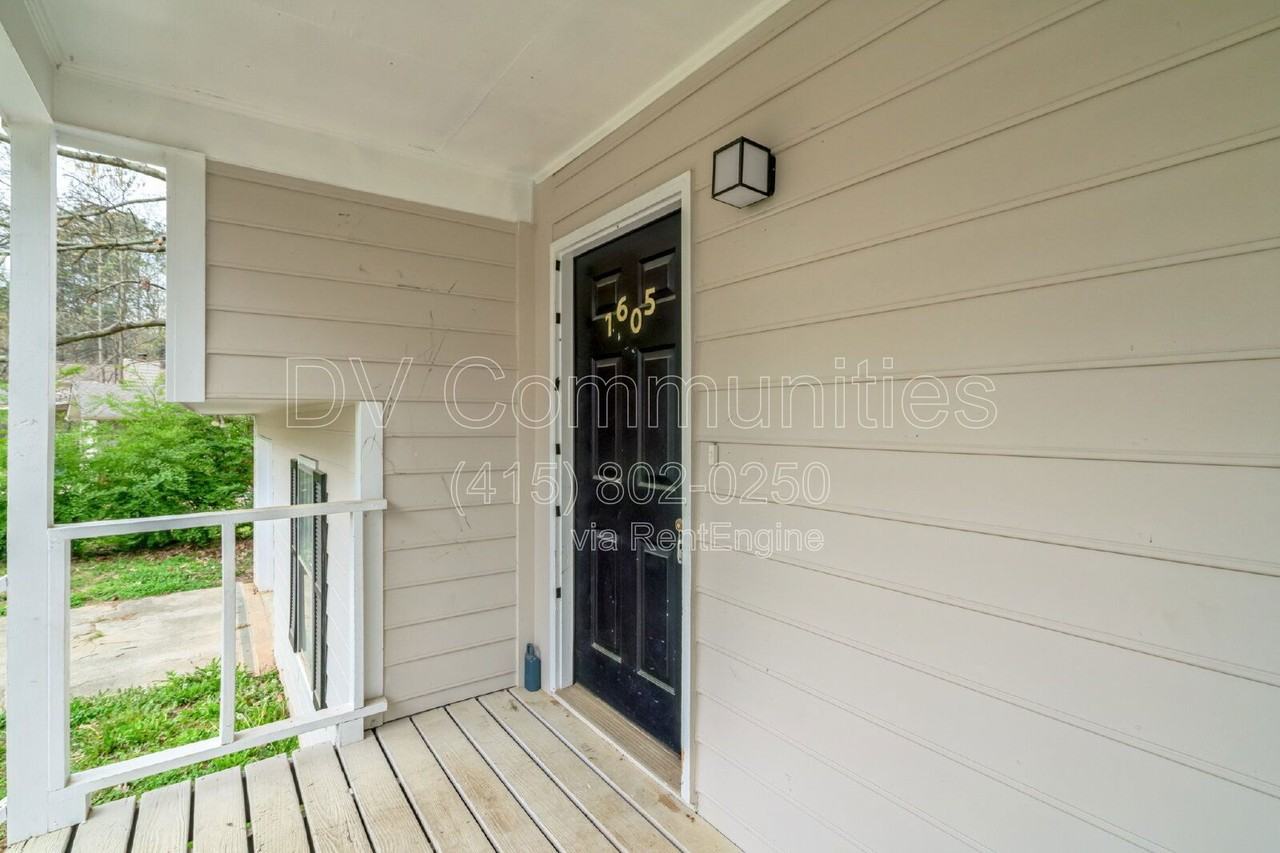 1605 Sugar Plum Dr Sw - Photo 6 of 33