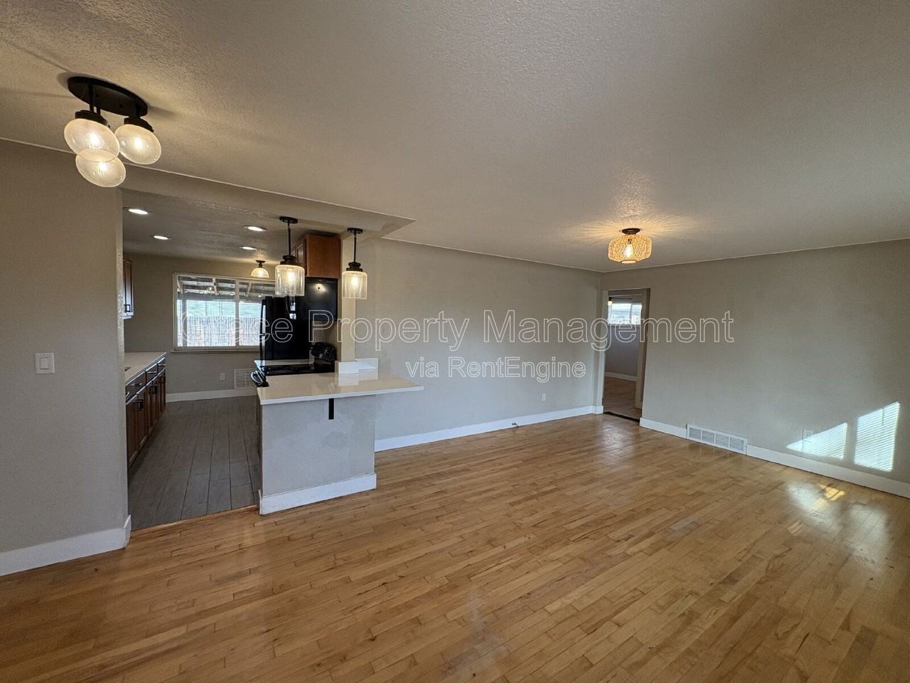 1673 S Benton St - Photo 2 of 14