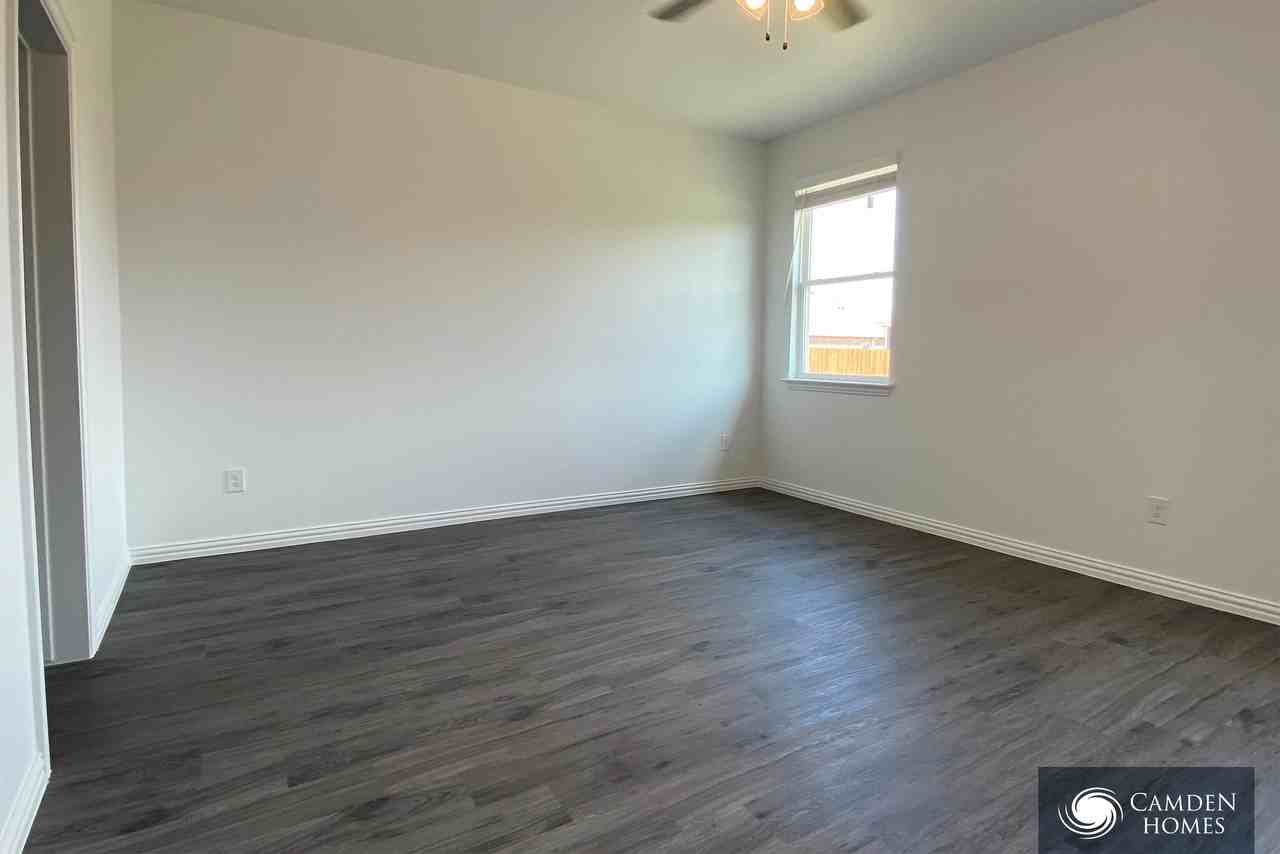 2336 Brandon St - Photo 2 of 15