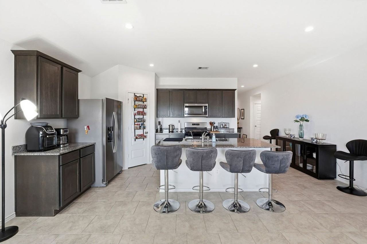 1046 Appaloosa Ln - Photo 7 of 25