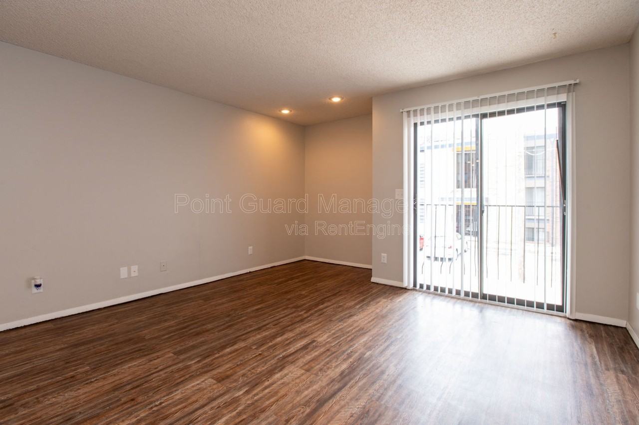 900 N Waco Ave #4204 - Photo 3 of 15