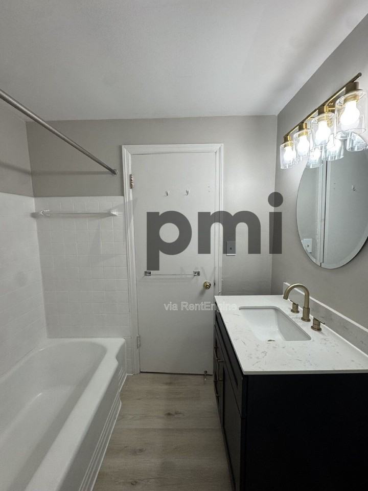 2137 Ridgeview Rd - Photo 2 of 15