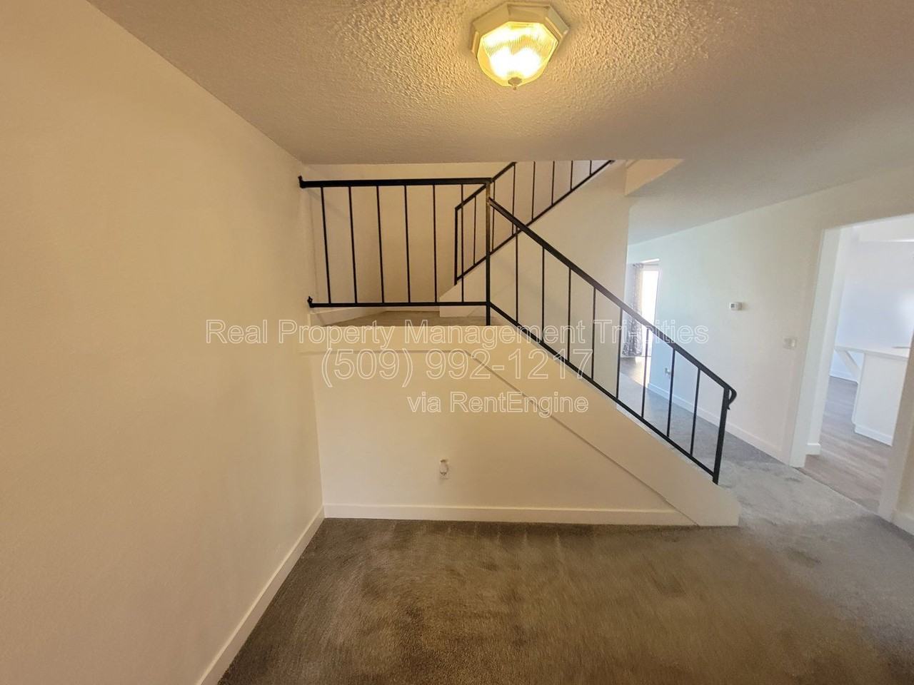 444 Greenbrook Pl - Photo 2 of 18