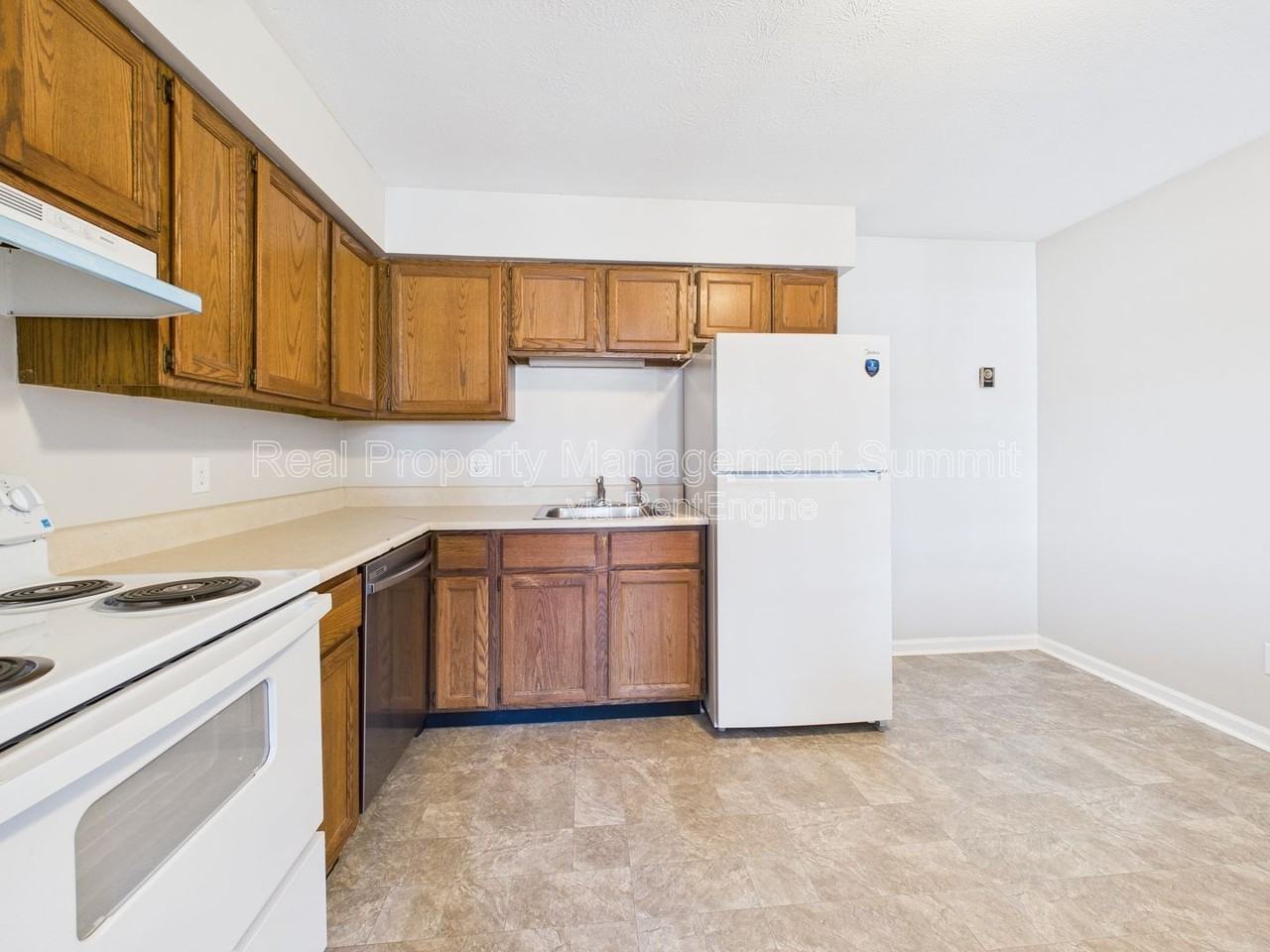 2501 Hickory Street #B4 - Photo 4 of 16