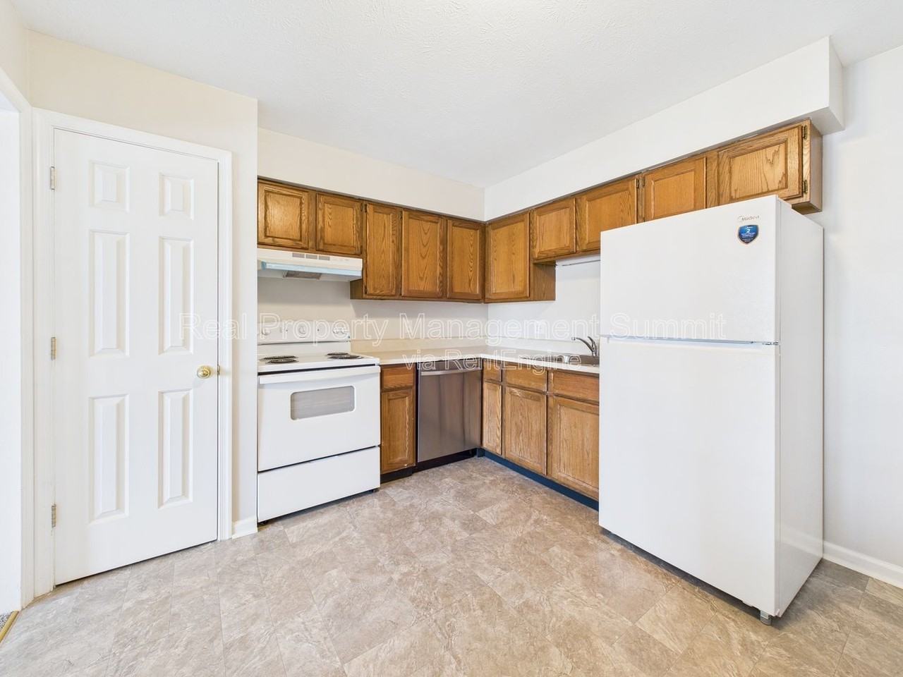 2501 Hickory Street #B4 - Photo 5 of 16