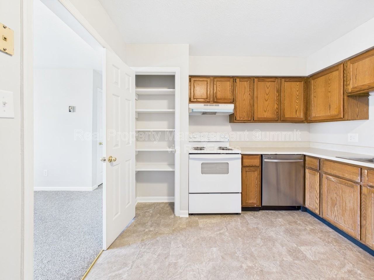 2501 Hickory Street #B4 - Photo 6 of 16