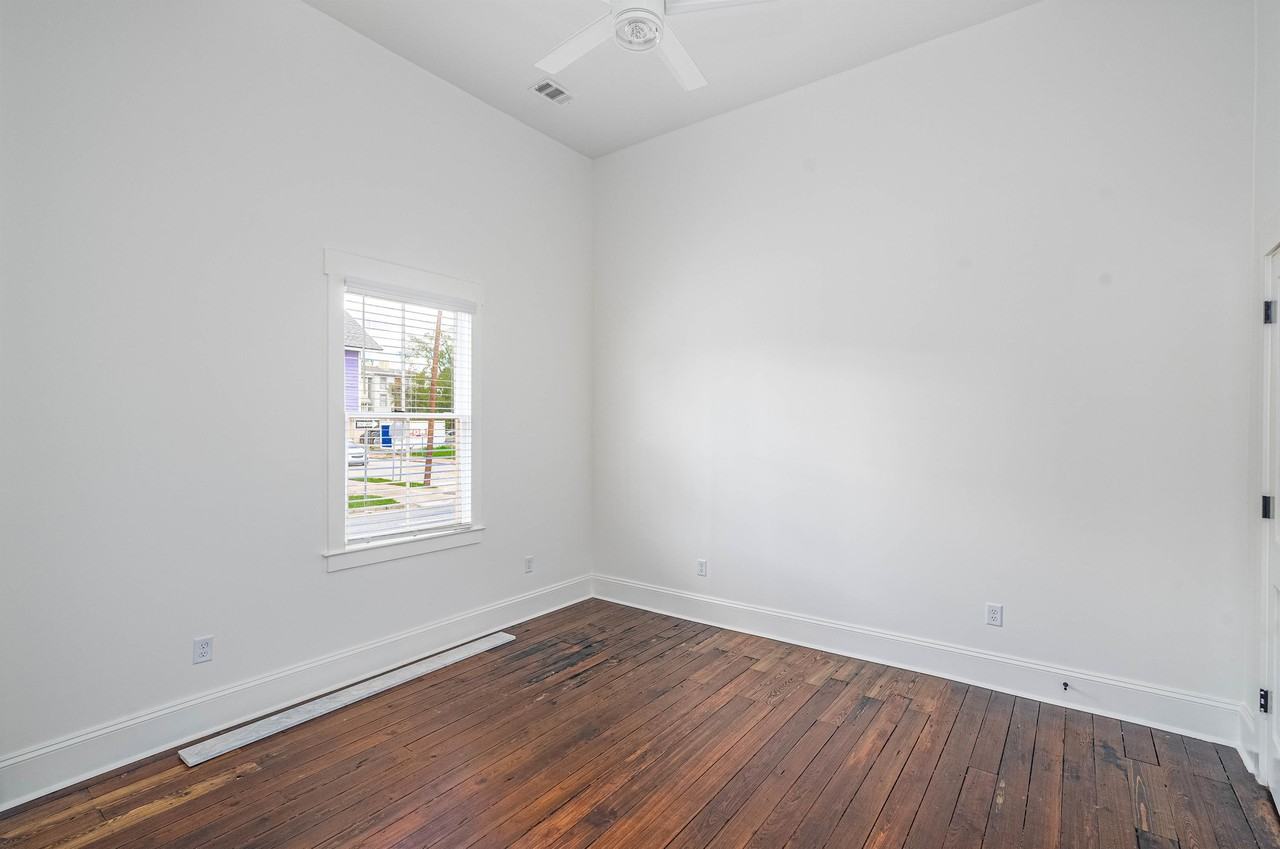 1403 Jefferson St #1403 - Photo 3 of 11