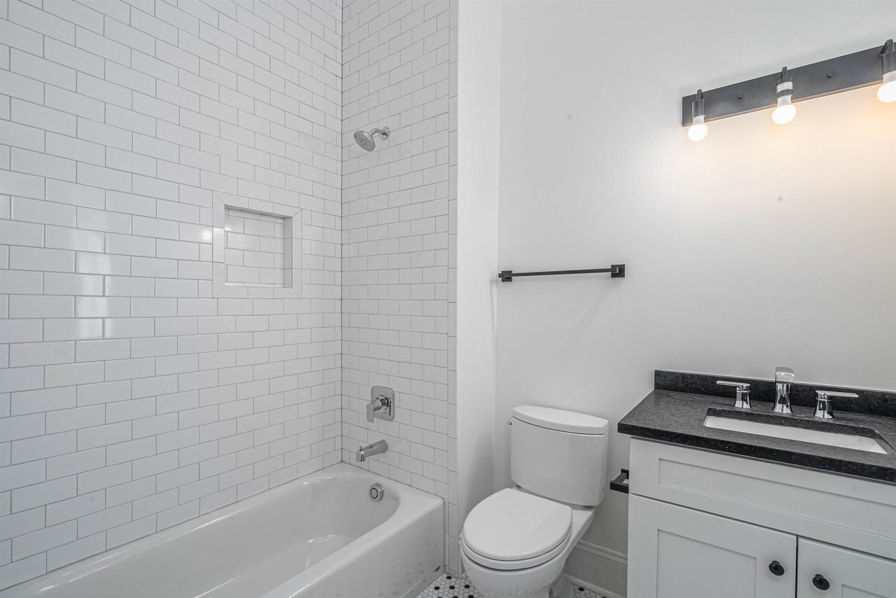 1403 Jefferson St #1403 - Photo 5 of 11
