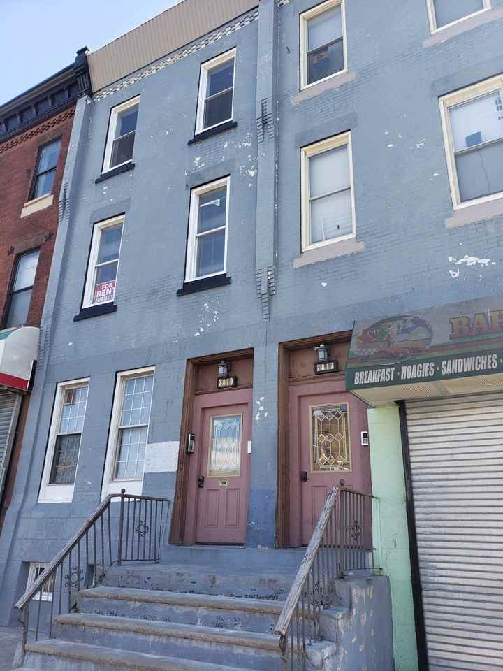 2819 N Broad St #3 - Photo 3 of 12