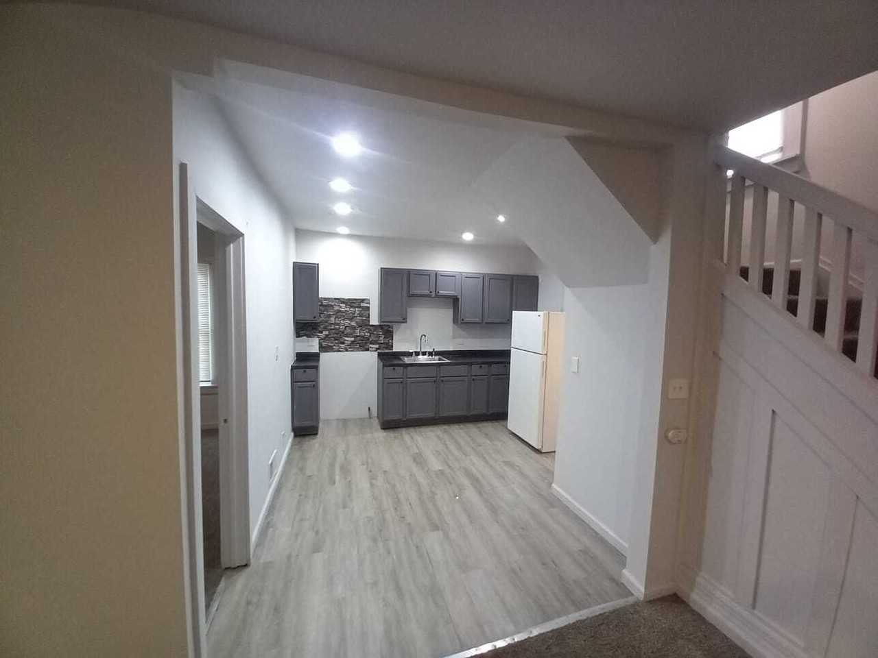 75 Waverly St - Photo 4 of 10