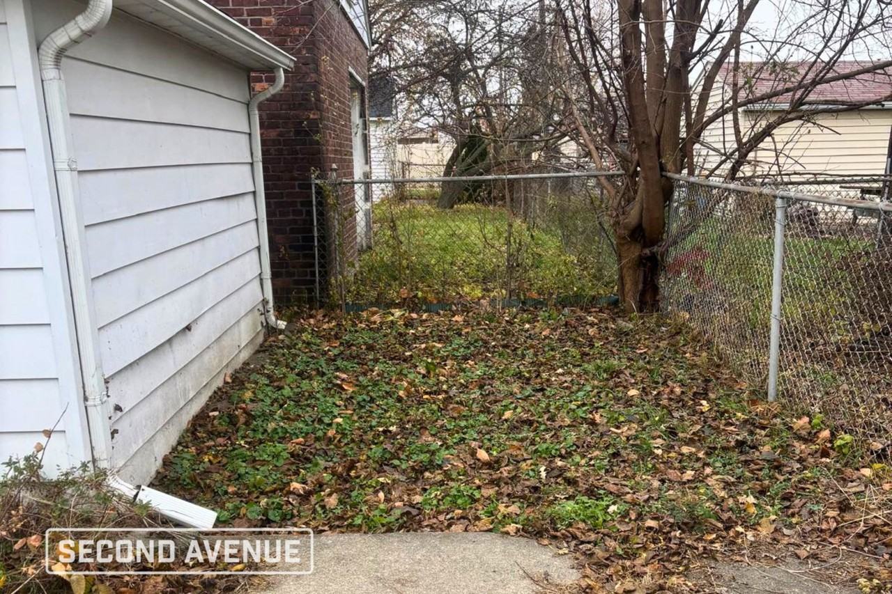 1168 Champaign Rd - Photo 3 of 13