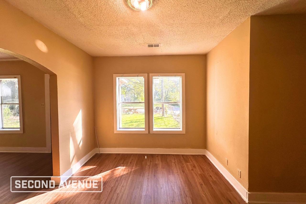 2610 Lowell Ave - Photo 3 of 11