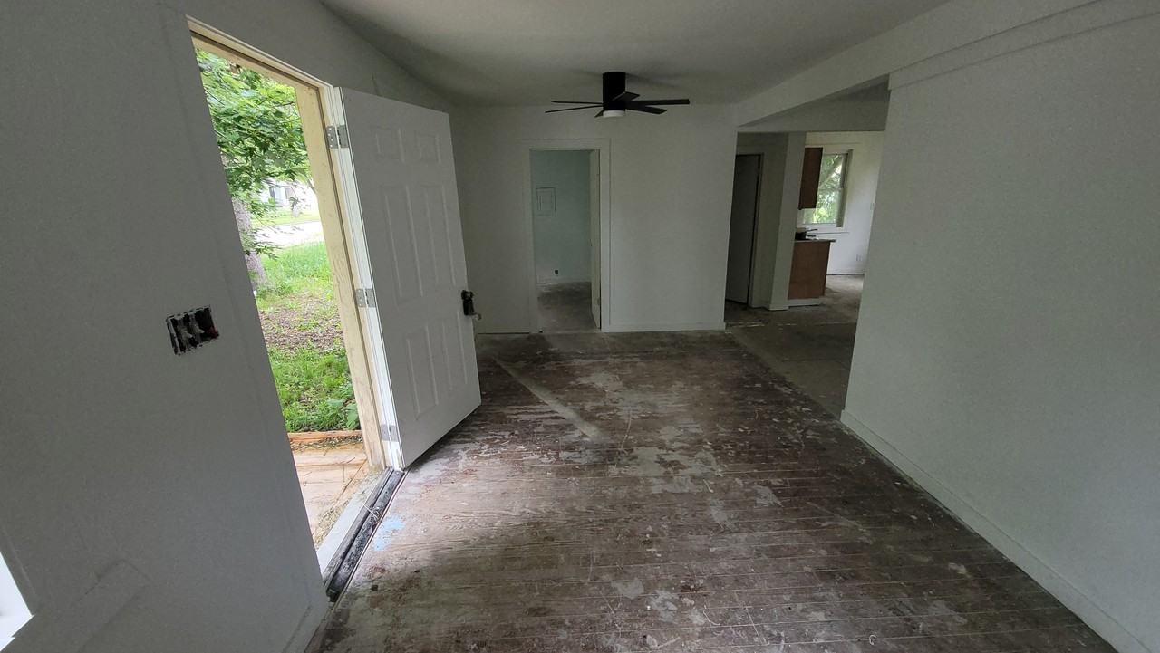 2726 Lowell Ave - Photo 4 of 5