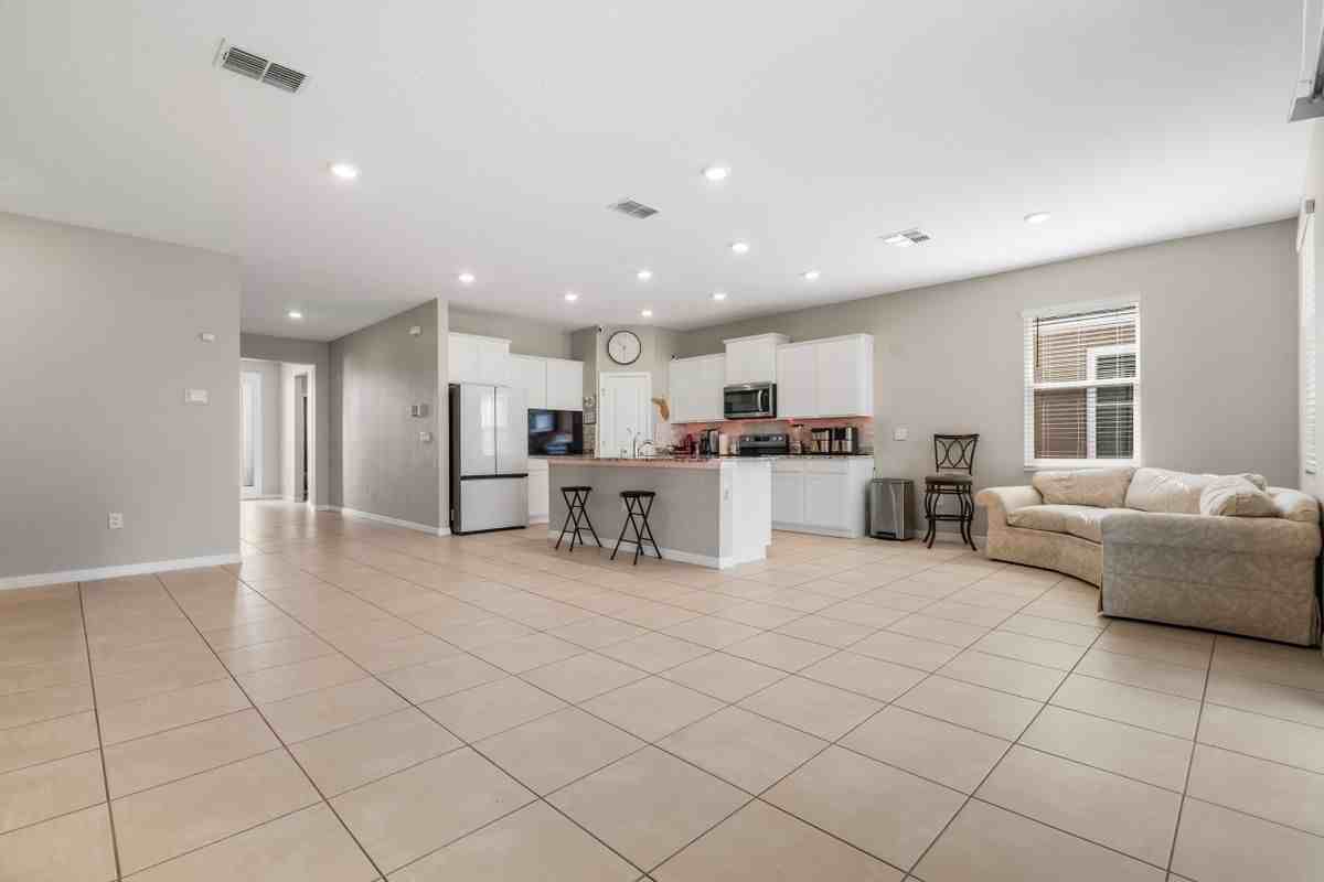 3914 Lively Coral Place - Photo 5 of 27