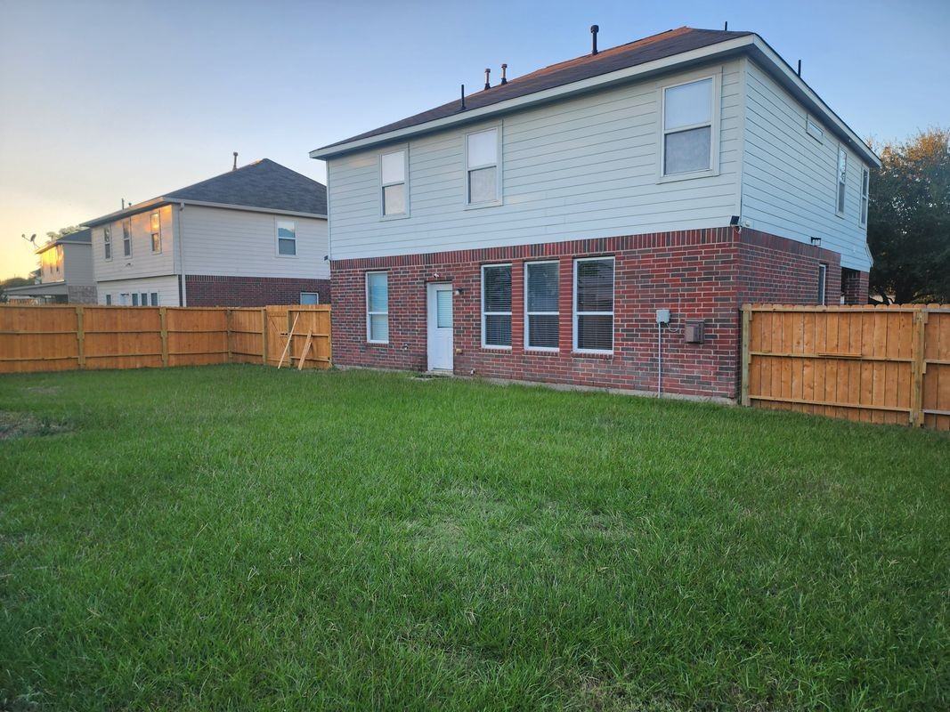 19215 Brook Village Road - Photo 7 of 9