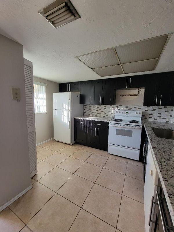 104 Palm Beach Trace Drive - Photo 3 of 14