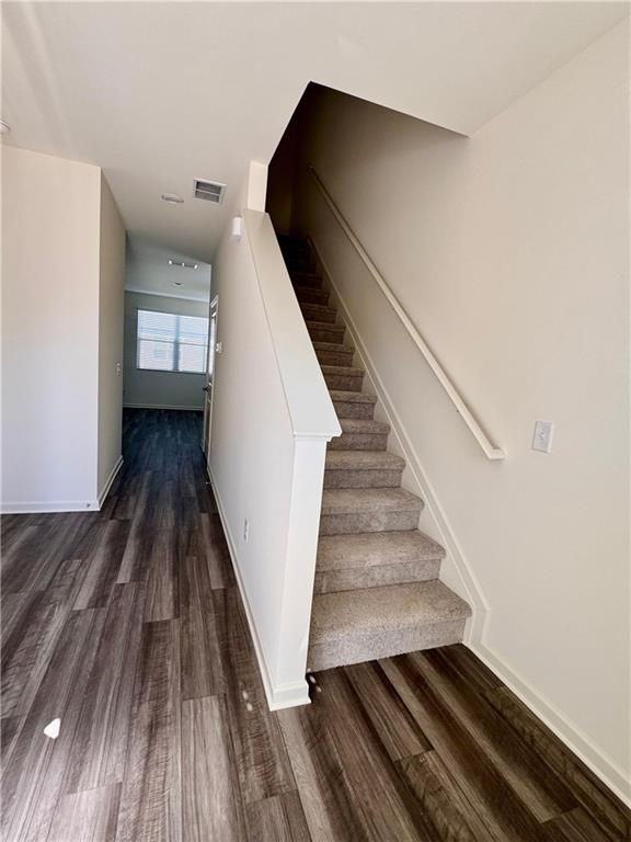 323 Winton Way - Photo 3 of 16