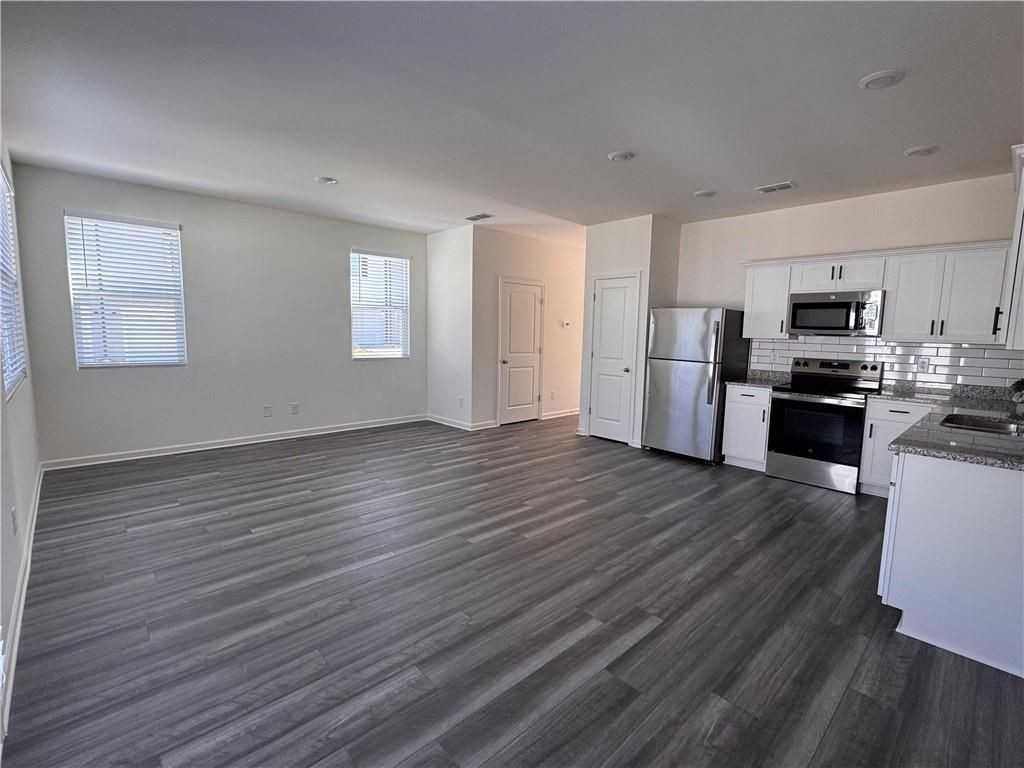 323 Winton Way - Photo 6 of 16