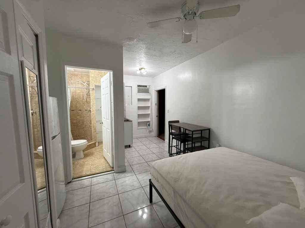 8442 Southwest 103rd Avenue - Photo 3 of 4