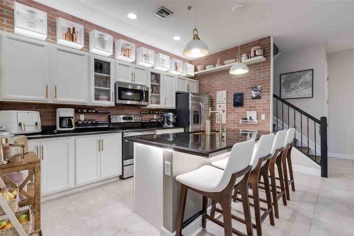 12467 Northwest 17th Court - Photo 4 of 9