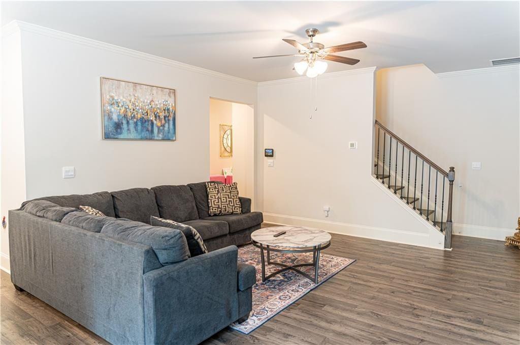 510 Scenic Pass - Photo 2 of 19