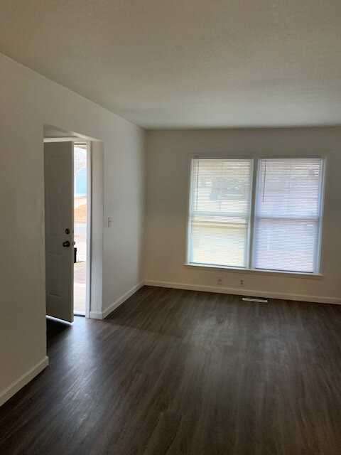 2328 S Broadview St - Photo 2 of 17