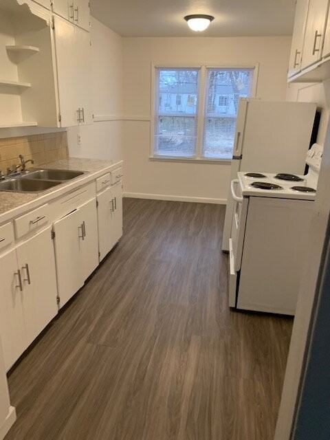 2328 S Broadview St - Photo 4 of 17